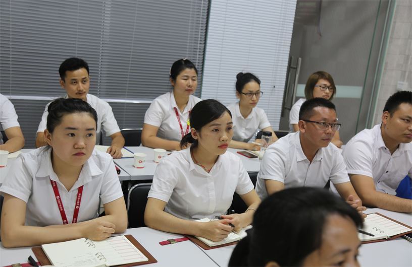 正翔商学院一班学习中