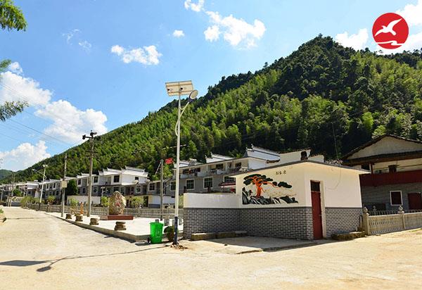 新农村太阳能路灯价格