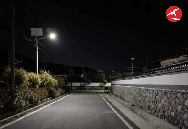 新农村太阳能路灯