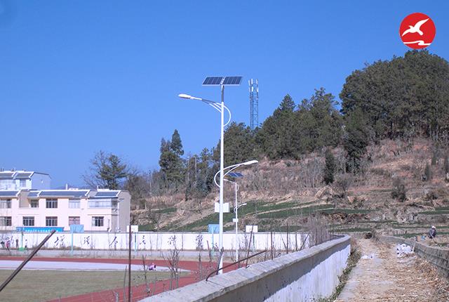球场太阳能路灯
