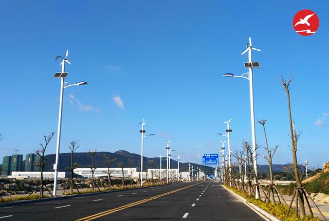 太阳能风光互补路灯